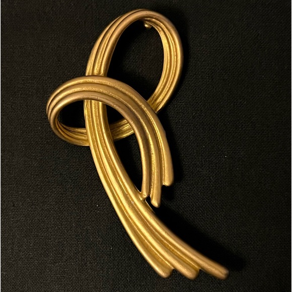Matte Gold Brooch - Picture 1 of 10